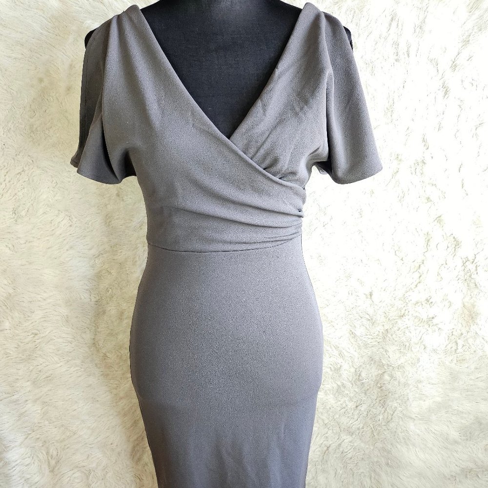 Lulus Women's Gray V-Neck Open Shoulder Dress Size XS